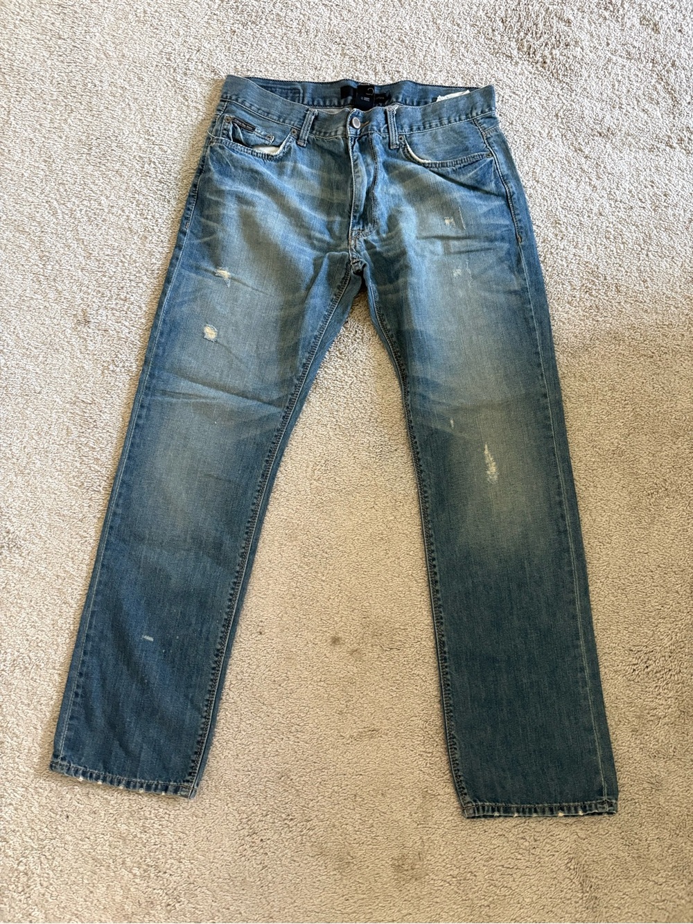 Calvin Klein Jeans Men's Straight Fit Low Rise Medium Wash Blue Denim 5-Pocket